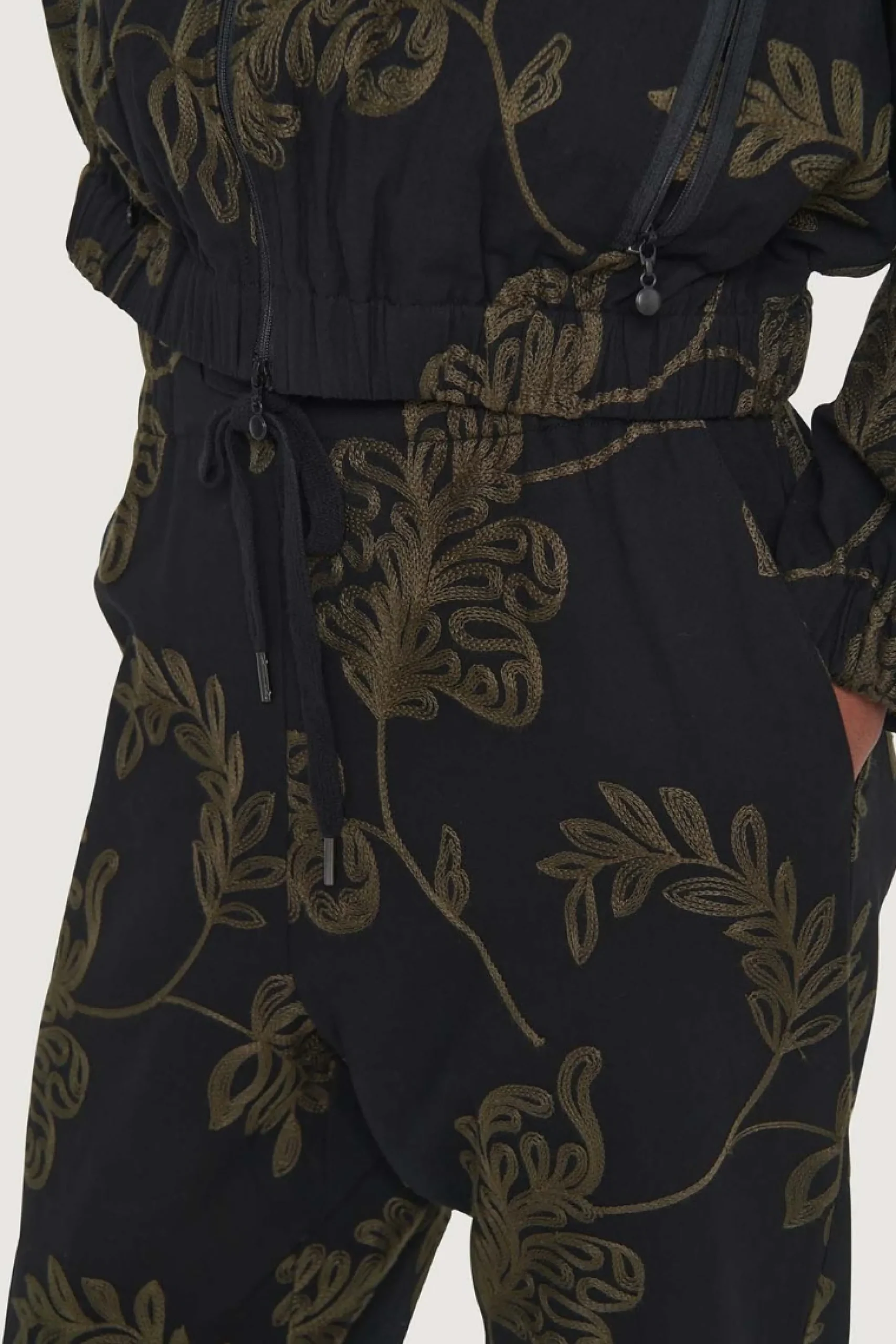 Bukser | Bukser<BITTE KAI RAND Embroidered leaf bukser BLACK/BLACKLEAF