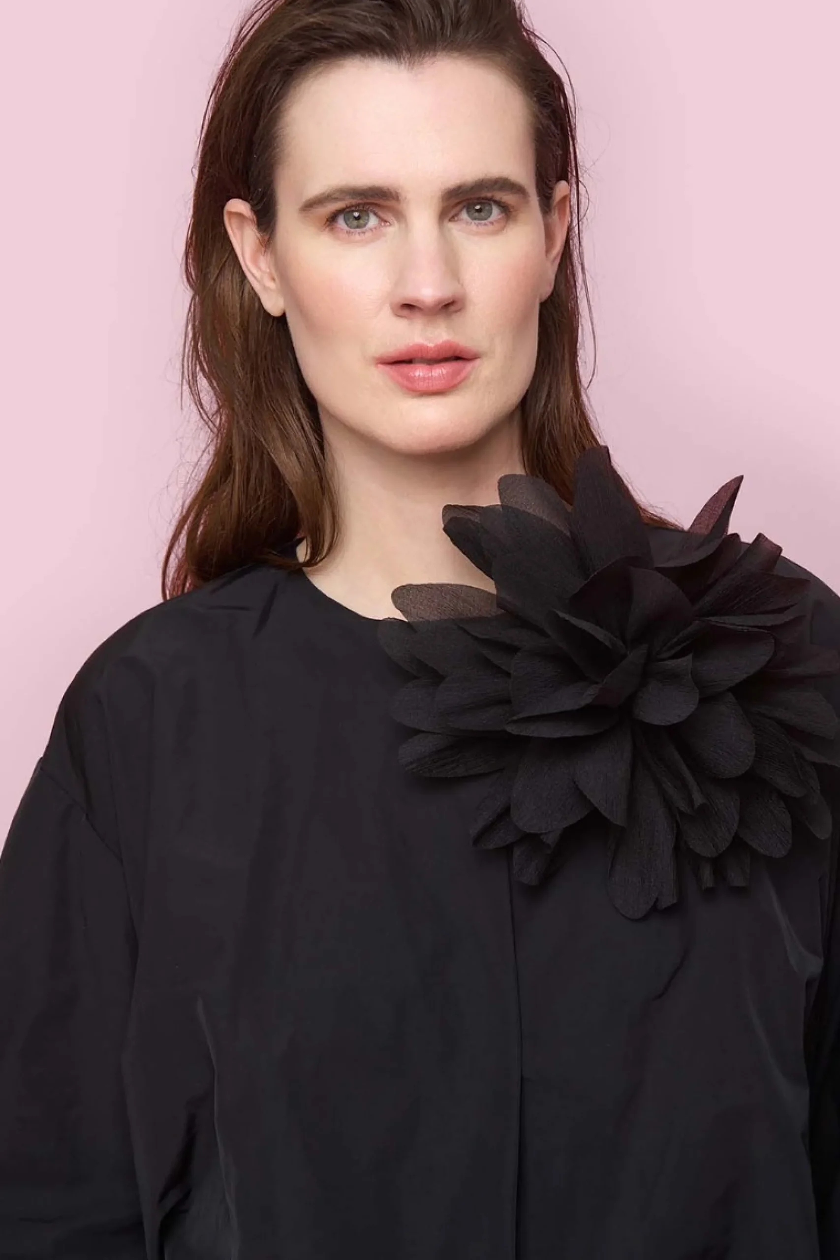 Accessories<BITTE KAI RAND Fabric flower broche BLACK