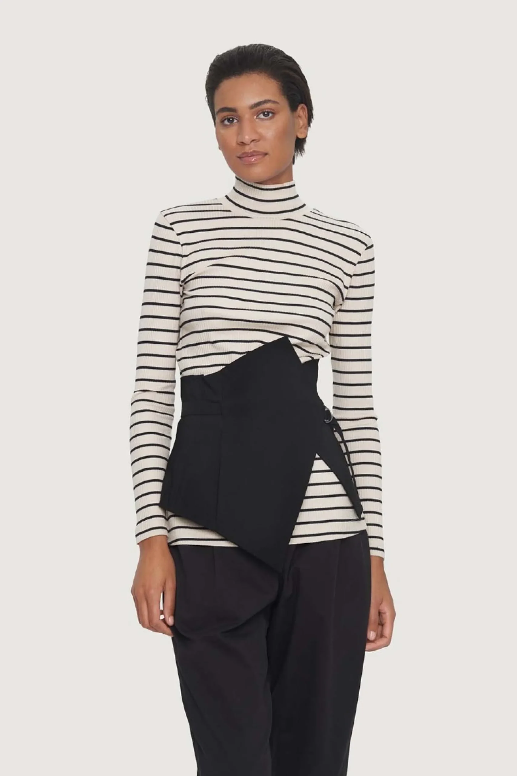 Bluser<BITTE KAI RAND Globe stripe højhalset bluse BLACK/IVORYSTRIPE